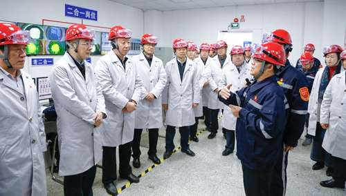 全省?；菲髽I(yè)安全設(shè)計(jì)診斷復(fù)核現(xiàn)場會(huì)代表參觀宜化太平洋熱電公司(圖5)