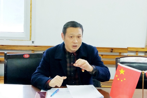 向宇飛列席指導股份公司氯堿黨支部“不忘初心、牢記使命”專題組織生活會(圖2)