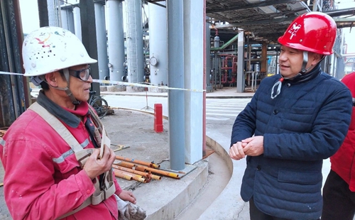 集團領導春節(jié)前走訪慰問一線職工、困難職工和離退休老干部(圖7)