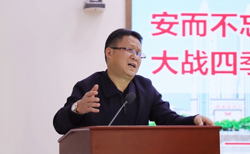 王大真到松滋肥業(yè)、楚星公司、新材料公司和股份公司現(xiàn)場(chǎng)調(diào)研(圖5)