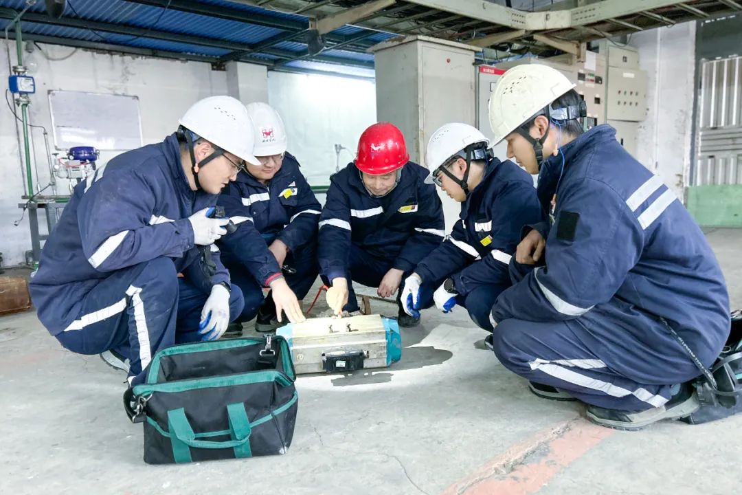 喜訊！股份公司PVC電儀維護(hù)班、消防班榮獲此項(xiàng)榮譽(yù)(圖2)