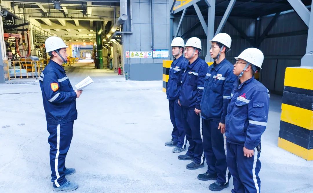 新疆宜化電石車間二一班：強(qiáng)化班組建設(shè)，筑牢基層基石(圖4)