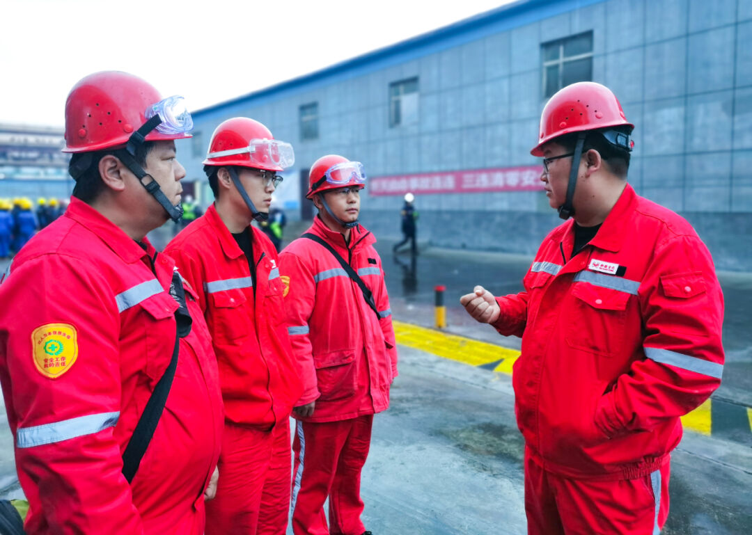 新疆宜化：直擊大修一線，看他們奮戰(zhàn)的身影(圖8)