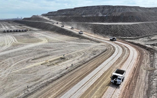 新疆宜化礦業(yè)：堅持?jǐn)?shù)字賦能，打造智慧礦山(圖1)