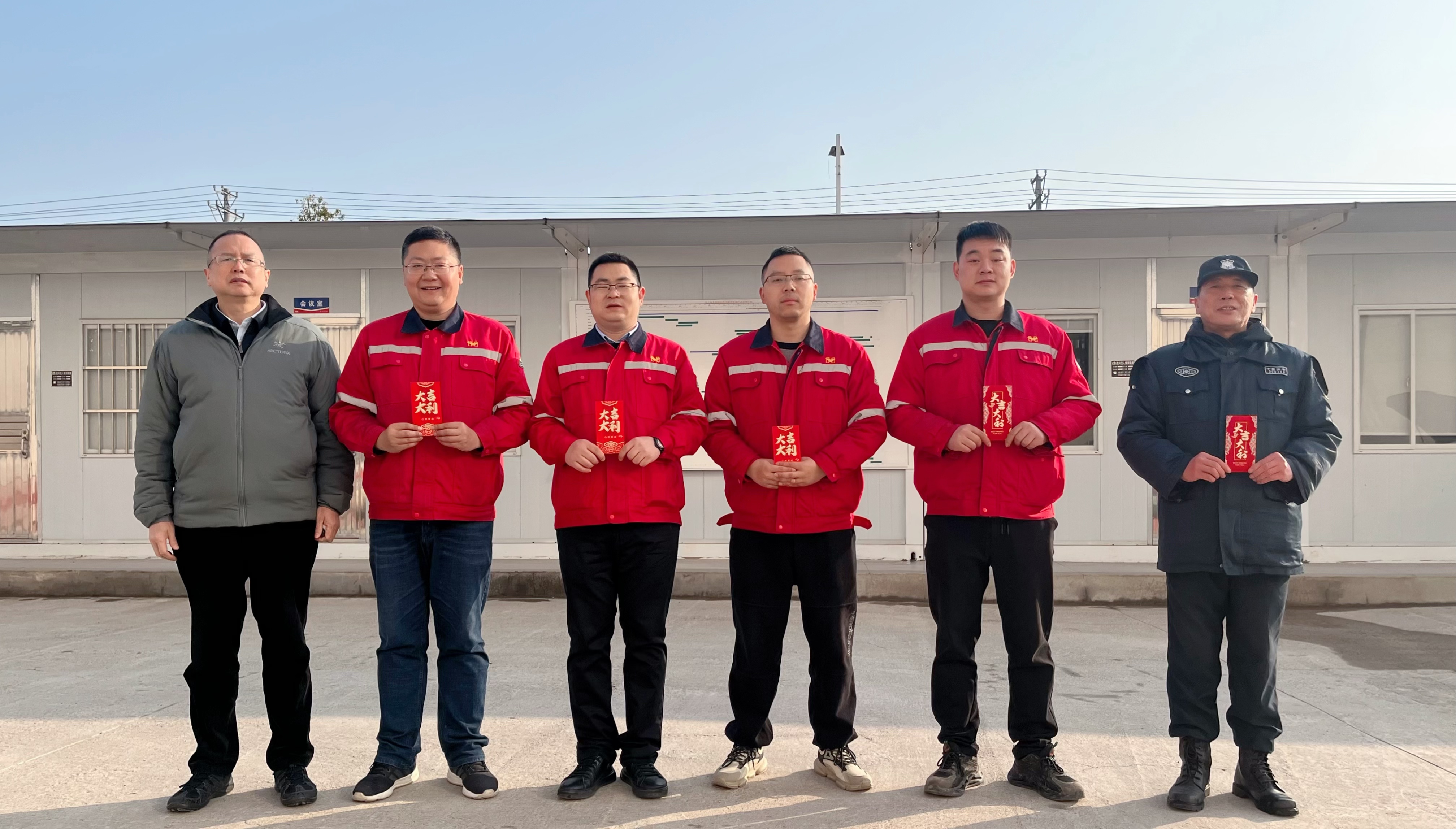 化機公司黨委書記、董事長、總經(jīng)理楊中澤到項目現(xiàn)場走訪慰問(圖2)