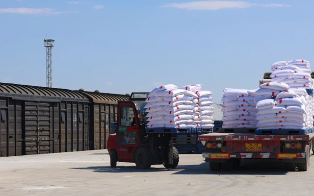 新疆天運成功完成首批出口訂單發(fā)運(圖1) 新疆天運成功完成首批出口訂單發(fā)運(圖1)