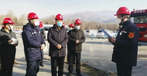 青海省委常委、省總工會(huì)主席馬吉孝到青海宜化調(diào)研慰問(wèn)