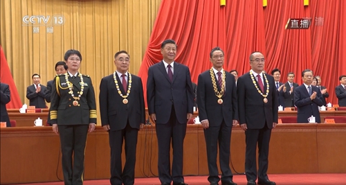 向抗疫英雄致敬！宜化集團(tuán)組織收看全國抗擊新冠肺炎疫情表彰大會