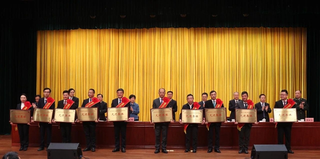 祝賀！股份公司榮獲宜昌市長(zhǎng)江大保護(hù)典范城市建設(shè)先進(jìn)集體稱號(hào)